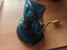 Genius Joystick Flight 2000 F-16