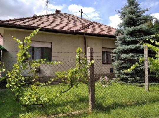 Gödöllőn családi ház olcsón eladó