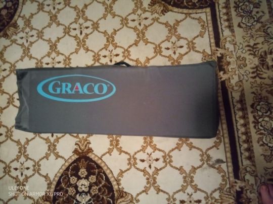 Graco ősszecsukható hordozható gyerekágy