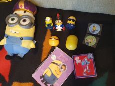 Gru Minyon figurák, füzet, puzzle -Minions, új