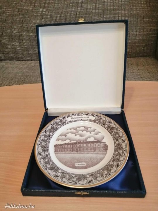 Hajdúszoboszló városháza porcelán tányér eladó