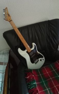 Hangszer gitár és erősítő