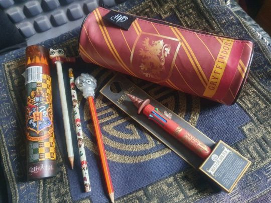 Harry Potter henger tolltartó -Griffendél, 10 színű toll