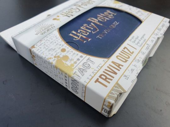 Harry Potter Hogwarts Trivia Quiz kártya + sárkány