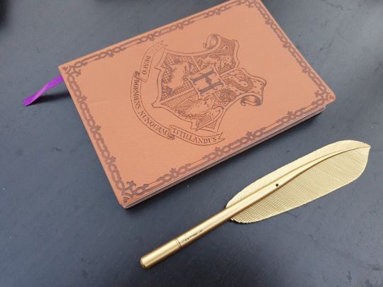 Harry Potter -Roxfort prémium napló, jegyzetfüzet -A5 -tollal