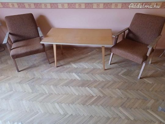 Használt dohányzóasztal