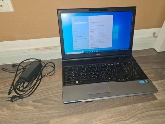Használt laptop: Fujitsu LifeBook A532 -4.30