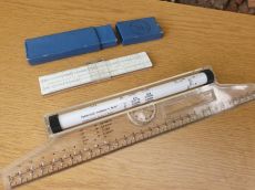 Hengeres, párhuzam vonalzó -30 cm + zseblogarléc tokban