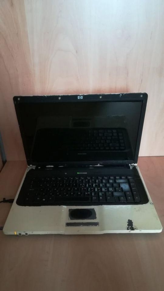 HP 530 laptop eladó hibás ,hiányos.
