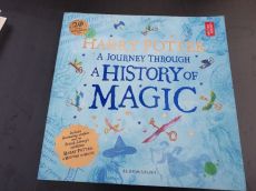 HP -A Journey Through A History of Magic +varázspálca-tartó