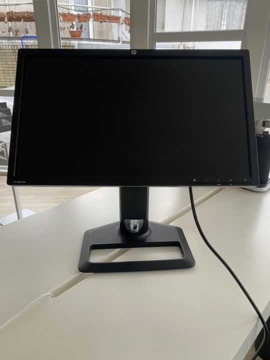 HP ZR2440W 22