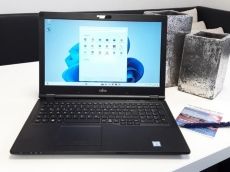 Ilyen is van! Fujitsu LifeBook E558 -Dr-PC-nél