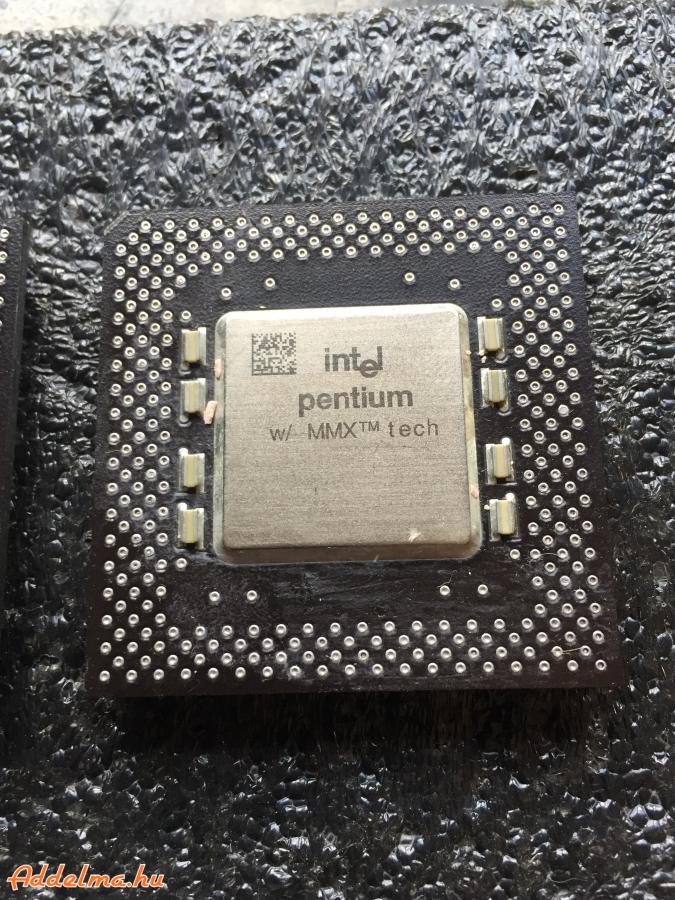 Intel Pentium w/  MMX  tech.  CPU