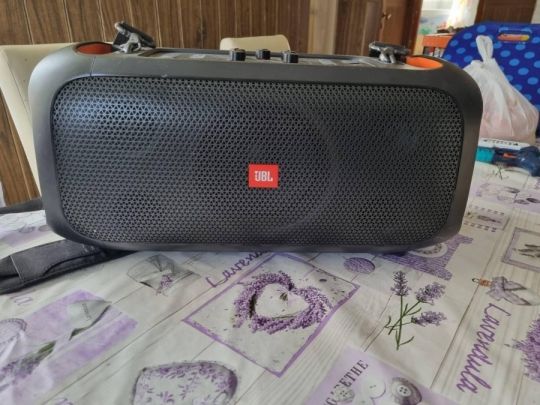 Jbl partybox on the go