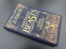 J.K.Rowling: Fantastic Beasts and ... + útlevél