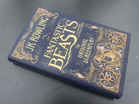 J.K.Rowling: Fantastic Beasts and ... + útlevél
