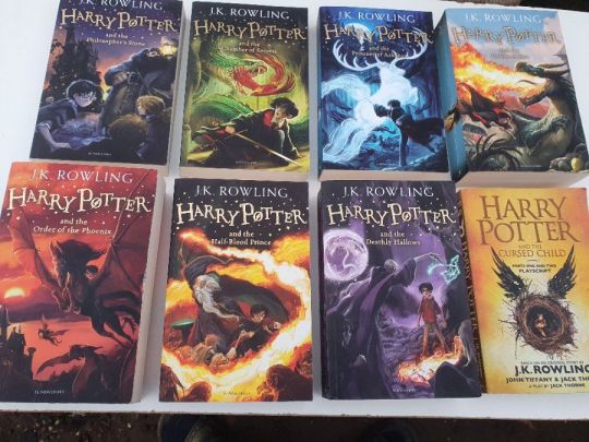J.K.Rowling: Harry Potter angol nyelvű sorozat -8 kötet +táska