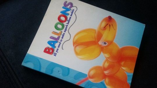 Jon Tremaine: Balloons -Csodalufik -Olvass és játssz! -angol