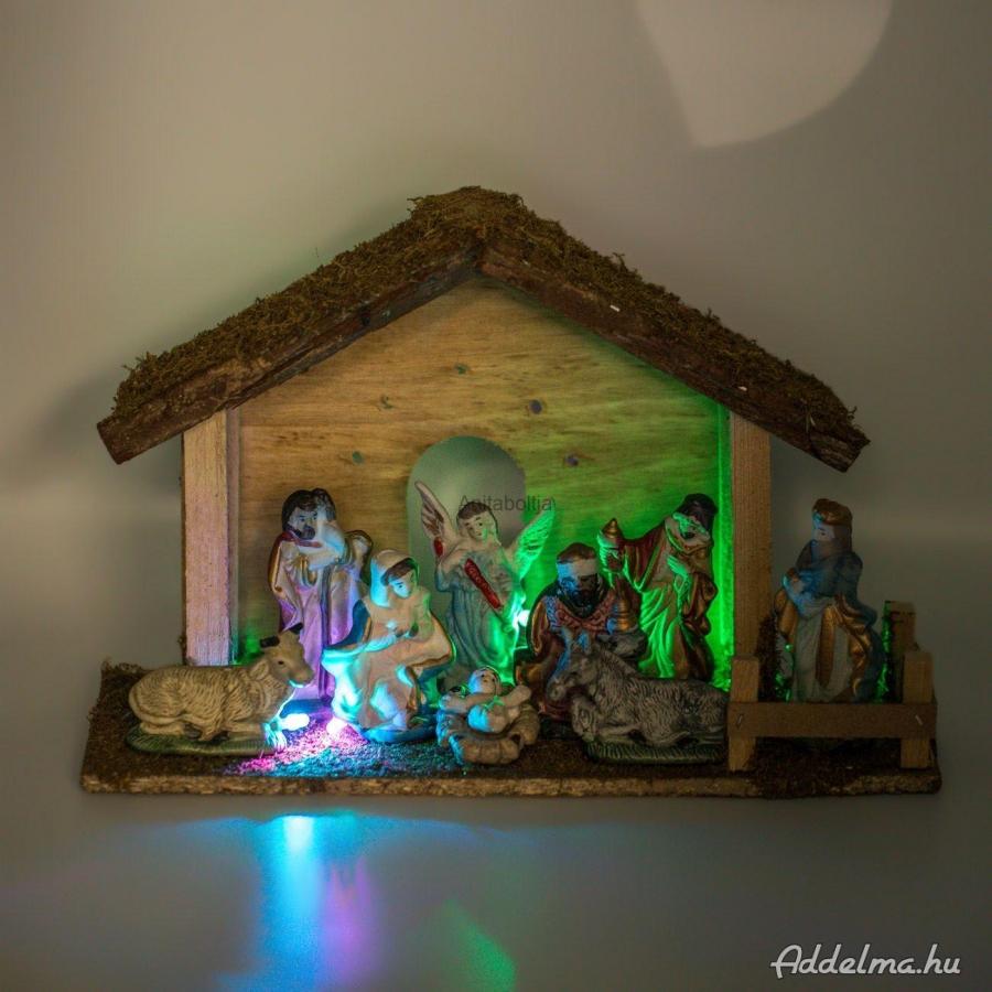 Karácsonyi Betlehem 5 LED izzóval 31x12.5x20cm & 9 figura