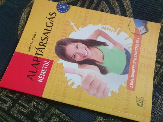 Karászi Csilla: Alaptársalgás németül +nyelvkönyv+szó-kártyák