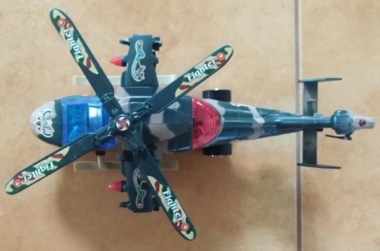 Katonai helikopter eladó