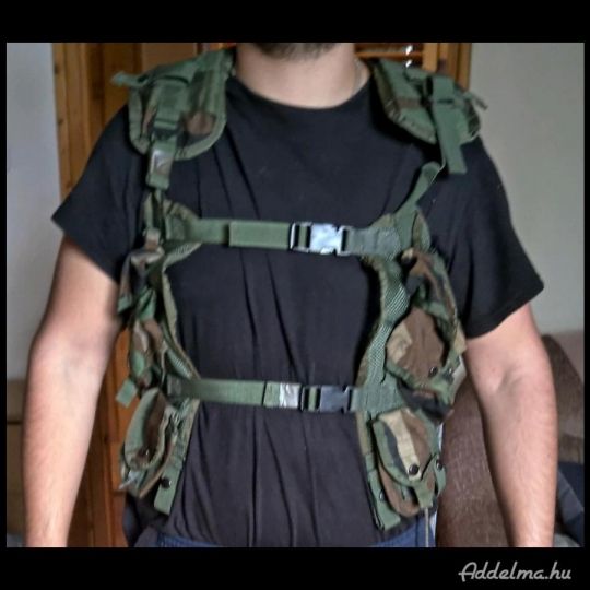 Katonai taktikai airsoft mellény