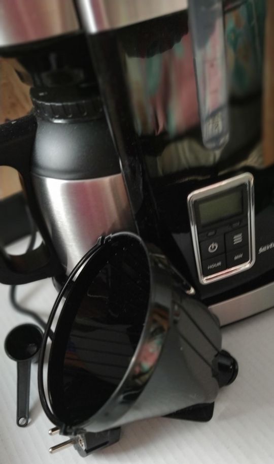 Kávéfőző hőtárolós kannával, időzítőjhibás