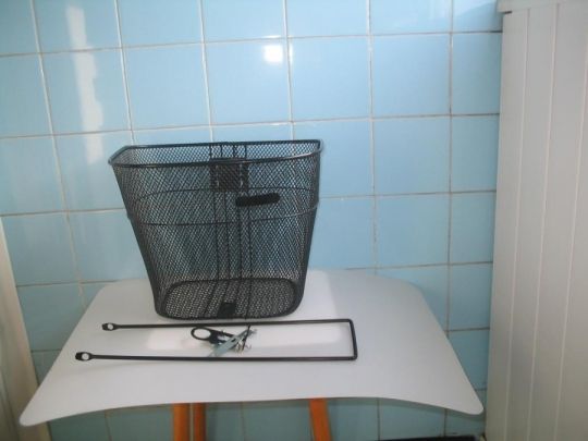 Kerékpár első csomagtartó