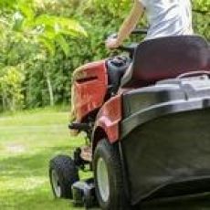 Kertész, kertépítő osztrák szakmunka Bécs közelében