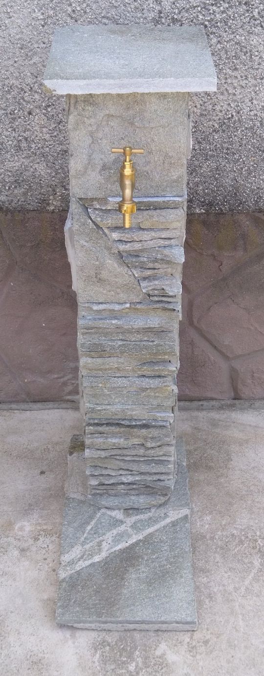 Kerti díszkút /Luserna kvarcit/