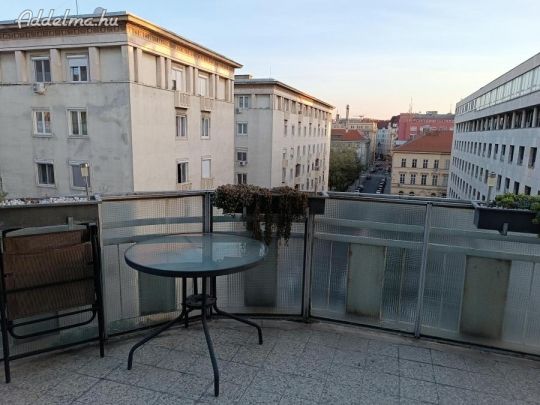 KURIÓZUM NAGYPOLGÁRI LAKÁS ELADÓ BUDAPEST BELVÁROSÁB
