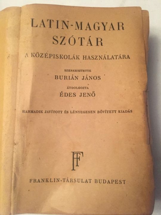 Latin-Magyar  Szótár