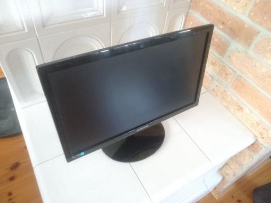 Led monitor Samsung Syncmaster S19B150 hibátlan állapotban