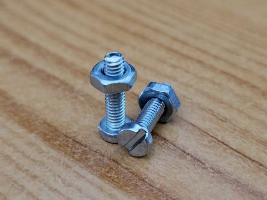 Lemezjátszó hangszedő rögzítő csavar és anya készlet vinyl