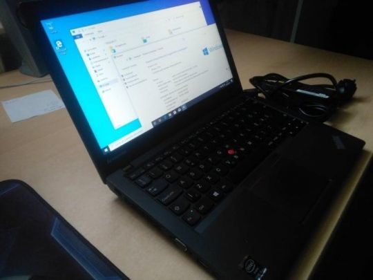 Lenovo x240 core i5-4300 8 gb ram SSD kamera wi-fi