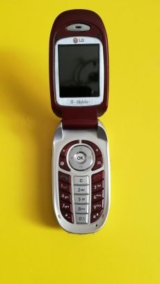 LG C3300 mobil, nem reagál semmire.