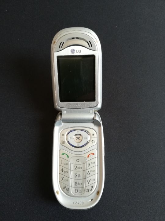 LG F2400 telefon eladó  akku nincs teszteletlen