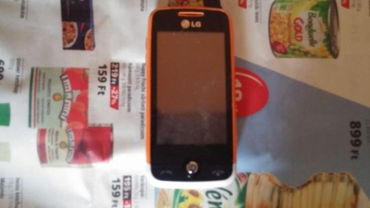 Lg gs290 telefon  eladó kijelzője törött!