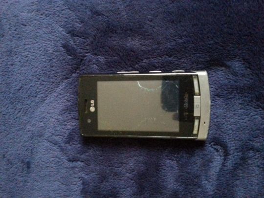 Lg gt500 telefon eladó törött kijelzős