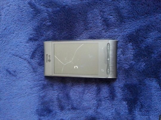 Lg gt540 telefon eladó törött kijelzős