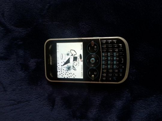 Lg gu300 telefon eladó rossz mikrofon és kamera