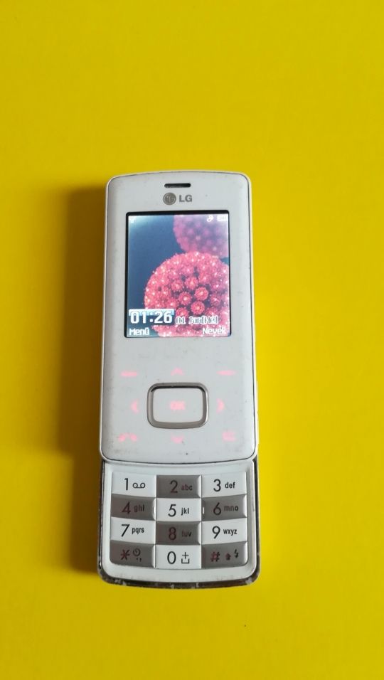 LG KG800 mobil térerő hibás, zsebkopott!!