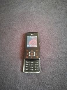 Lg kg800 telefon eladó , működik telekomos ,de