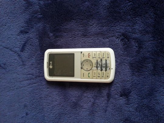 Lg  kp100telefon eladó nem kapcsol be