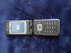 Lg l600 telefon eladó lógóig jut csak, nincs töltő csatlakozó