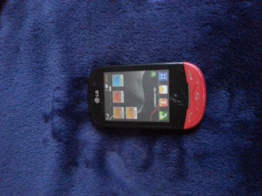 Lg t500 telefon eladó működik vodás kijelzője foltos