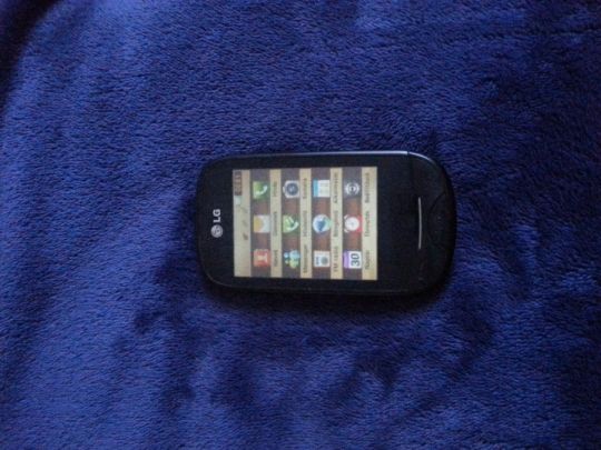 Lg t500 telefon eladó nem olvas simet