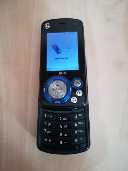LG U400 mobil eladó Bekapcsol, de nem olvas magyar Simet