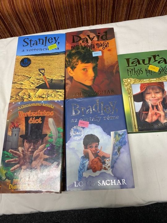 Louis Sachar és Diana Wynne Jones ifjúsági regények