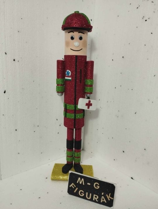 M - G Figurák